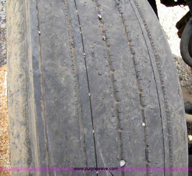 image for item 5290 1995 Kenworth Construct T400 semi truck