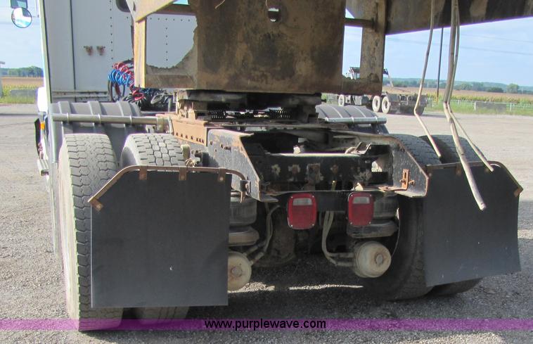 image for item 5291 1992 Kenworth Construct T400 semi truck