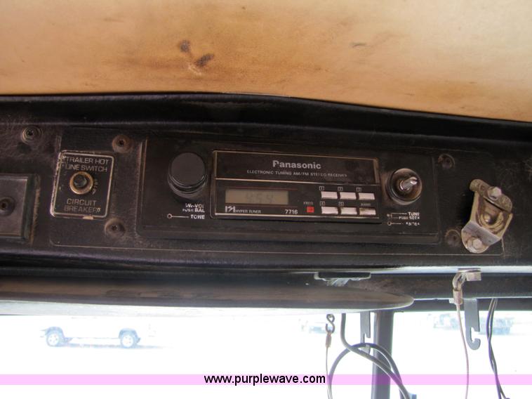 image for item 5291 1992 Kenworth Construct T400 semi truck