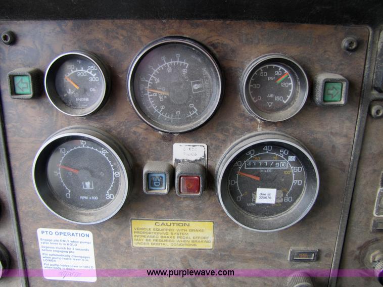 image for item 5291 1992 Kenworth Construct T400 semi truck