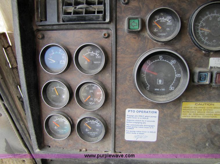 image for item 5291 1992 Kenworth Construct T400 semi truck