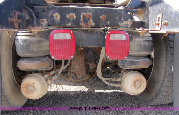 image for item 5291 1992 Kenworth Construct T400 semi truck