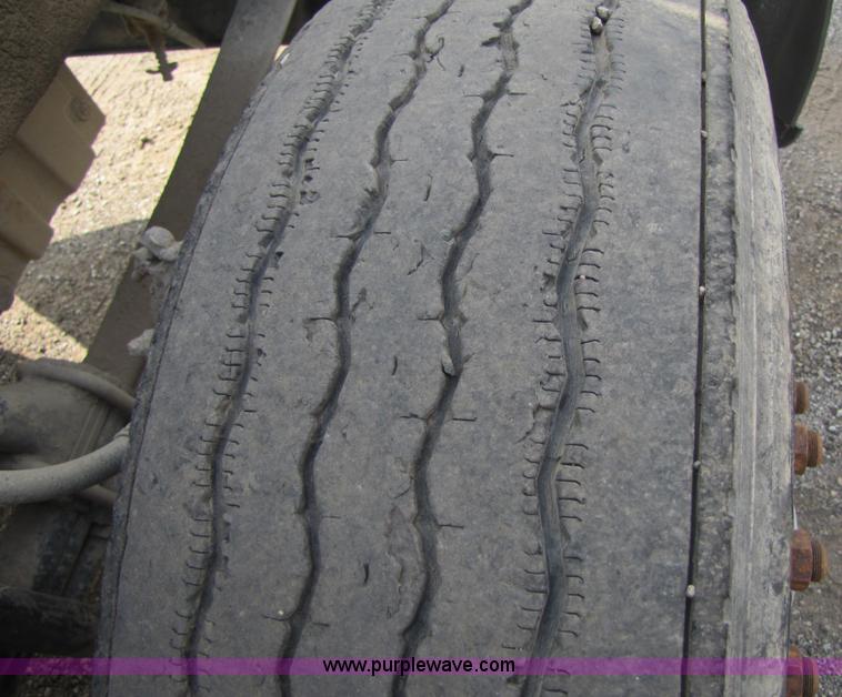 image for item 5291 1992 Kenworth Construct T400 semi truck