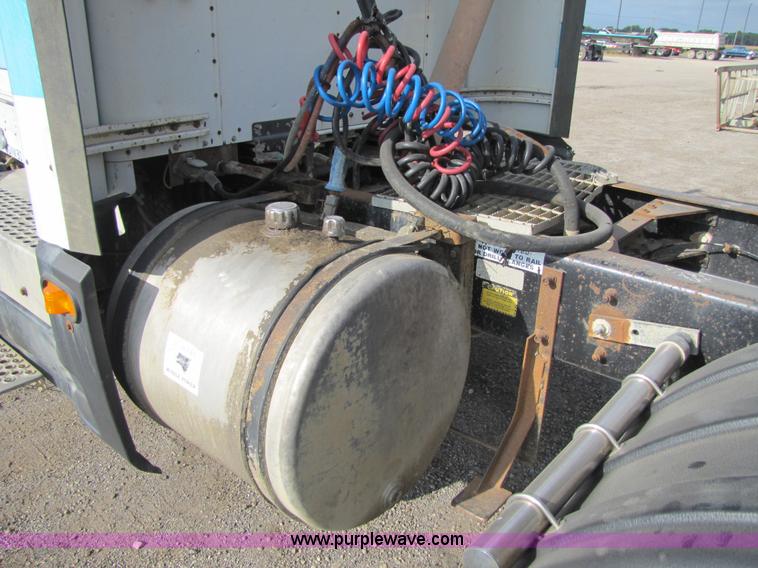 image for item 5291 1992 Kenworth Construct T400 semi truck