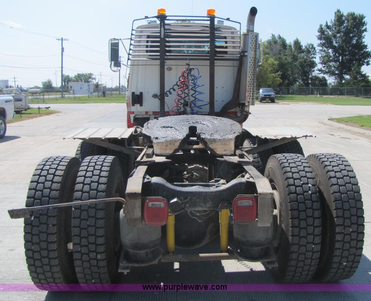 image for item 5292 1993 Ford LTL9000 truck