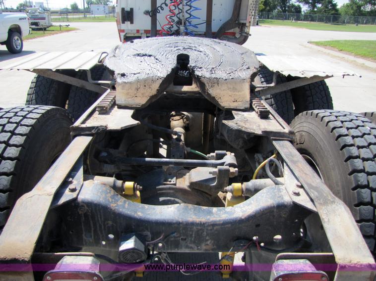 image for item 5292 1993 Ford LTL9000 truck