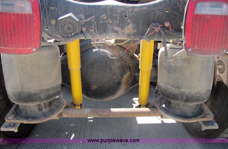 image for item 5292 1993 Ford LTL9000 truck