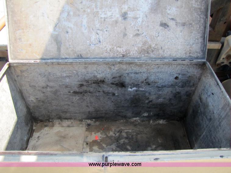 image for item 5292 1993 Ford LTL9000 truck