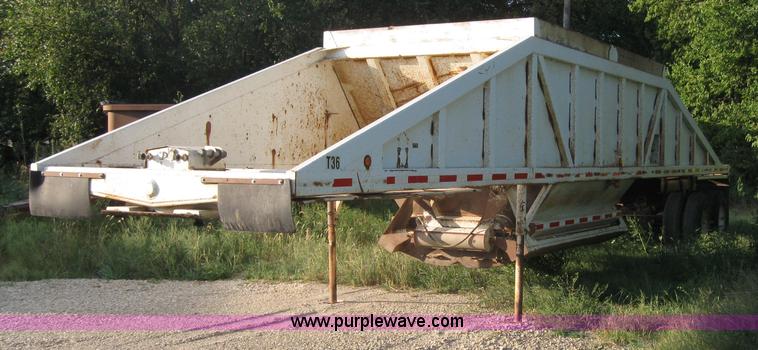 image for item 5568 1990 Ranco 42' bottom dump trailer
