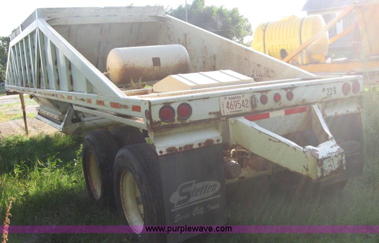 image for item 5568 1990 Ranco 42' bottom dump trailer