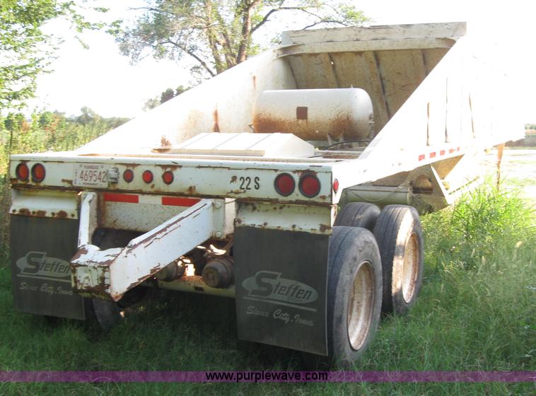 image for item 5568 1990 Ranco 42' bottom dump trailer