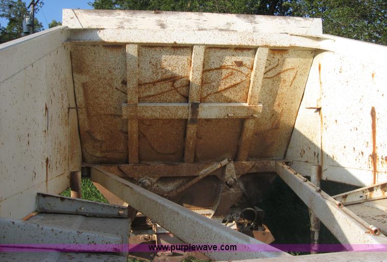 image for item 5568 1990 Ranco 42' bottom dump trailer