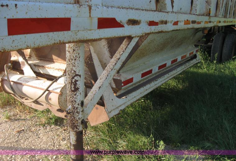 image for item 5568 1990 Ranco 42' bottom dump trailer
