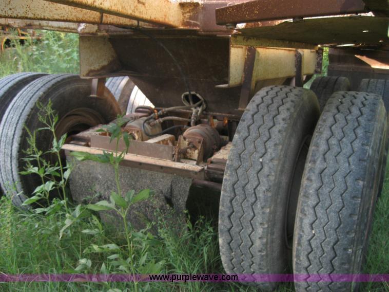 image for item 5568 1990 Ranco 42' bottom dump trailer