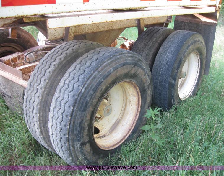 image for item 5568 1990 Ranco 42' bottom dump trailer