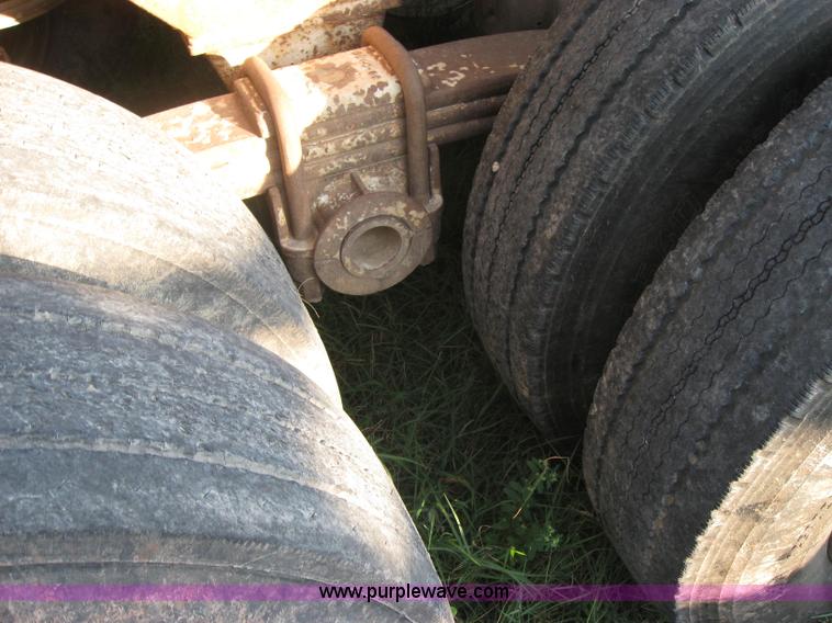 image for item 5568 1990 Ranco 42' bottom dump trailer