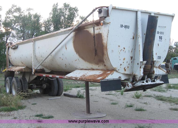 image for item 5569 1996 Reliant 31' end dump trailer
