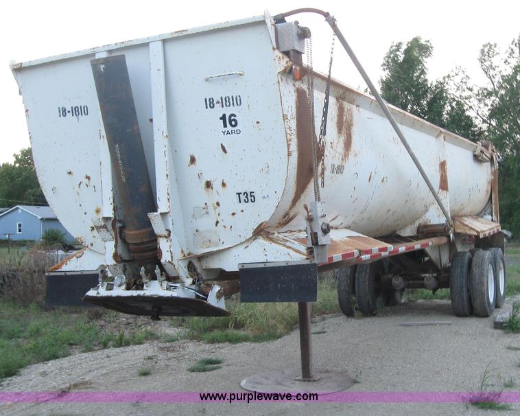 image for item 5569 1996 Reliant 31' end dump trailer