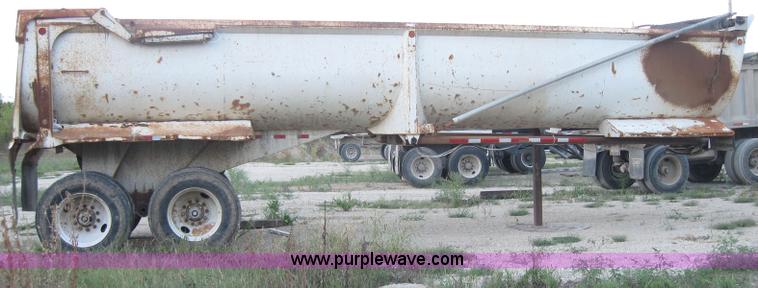image for item 5569 1996 Reliant 31' end dump trailer