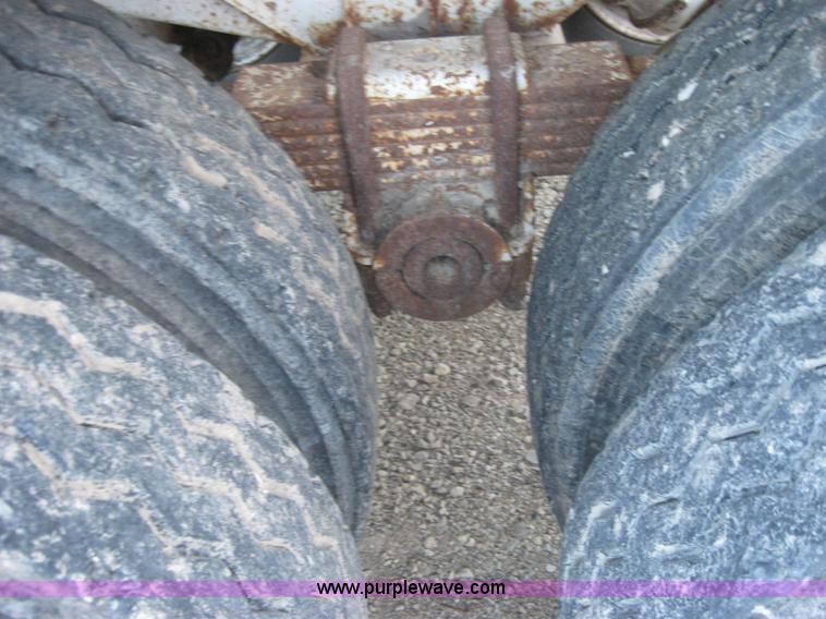 image for item 5569 1996 Reliant 31' end dump trailer