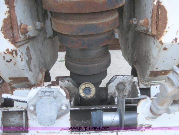 image for item 5569 1996 Reliant 31' end dump trailer