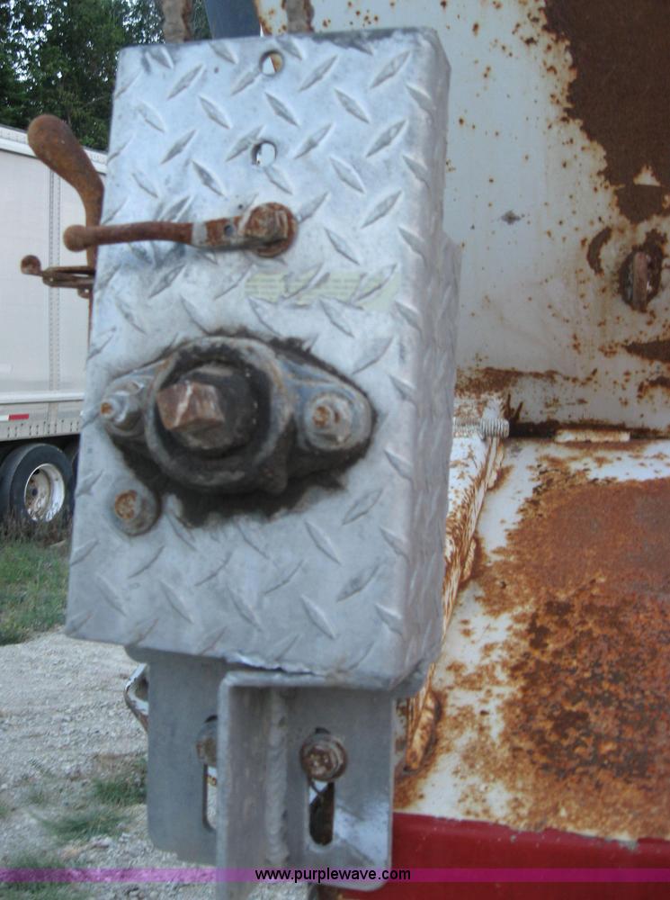 image for item 5569 1996 Reliant 31' end dump trailer