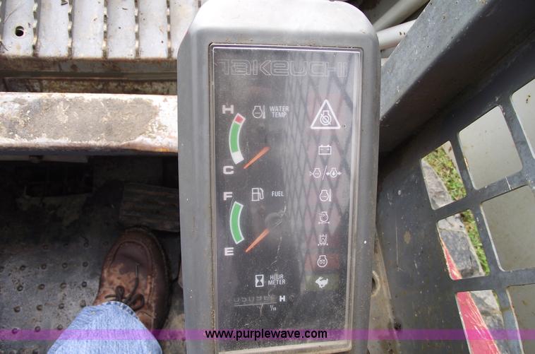 image for item 5787 2002 Takeuchi TL150 skid steer