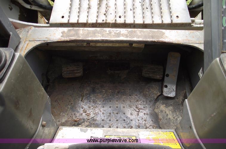 image for item 5787 2002 Takeuchi TL150 skid steer