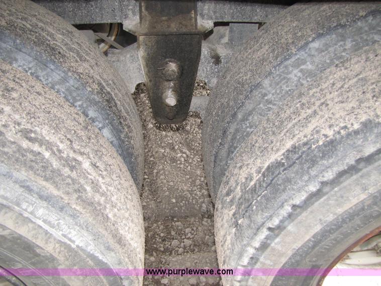 image for item 5813 1988 Flowboy 40' trailer