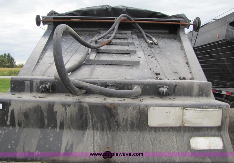 image for item 5813 1988 Flowboy 40' trailer