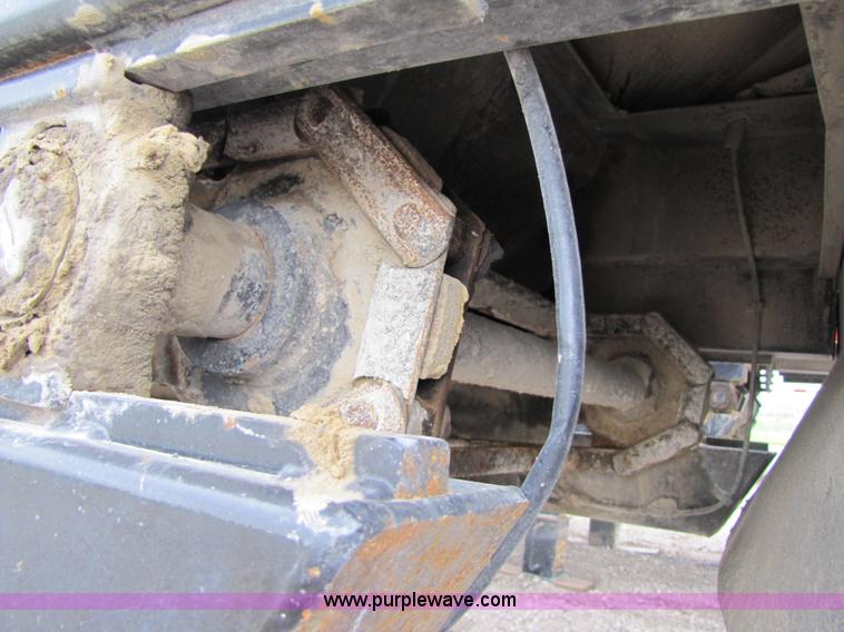 image for item 5813 1988 Flowboy 40' trailer