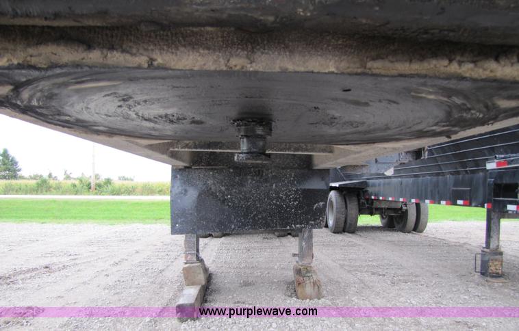 image for item 5813 1988 Flowboy 40' trailer