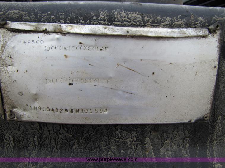 image for item 5813 1988 Flowboy 40' trailer