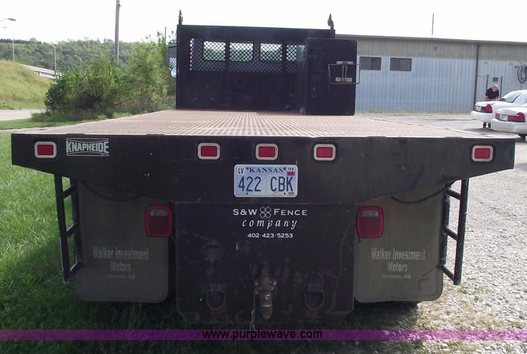 image for item 5821 1995 Freightliner FL70  truck with 20' bed