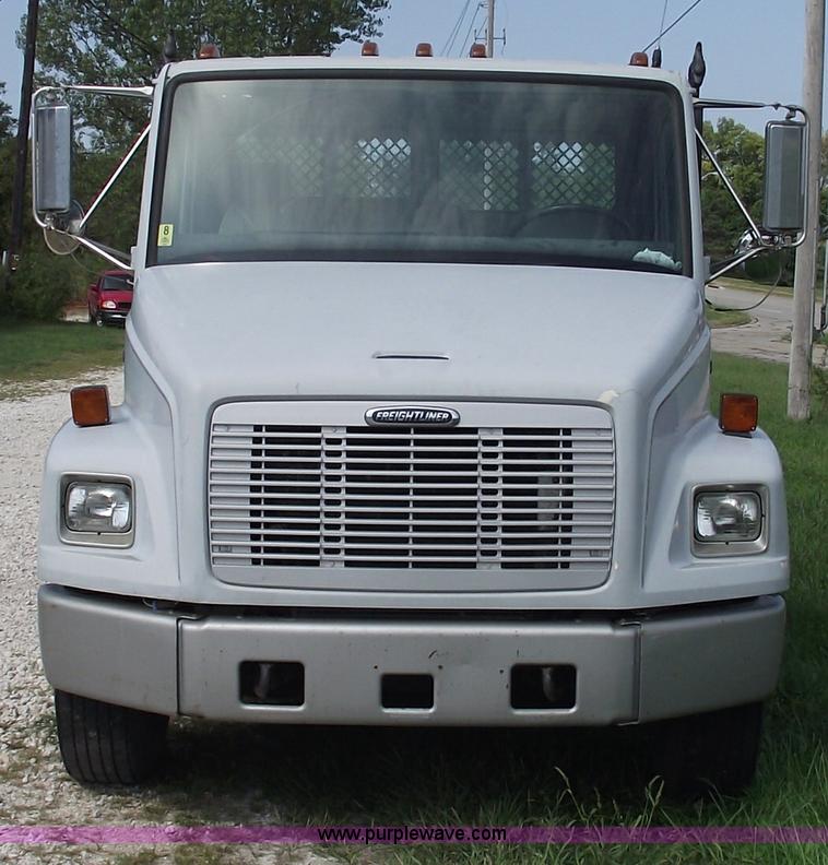 image for item 5821 1995 Freightliner FL70  truck with 20' bed