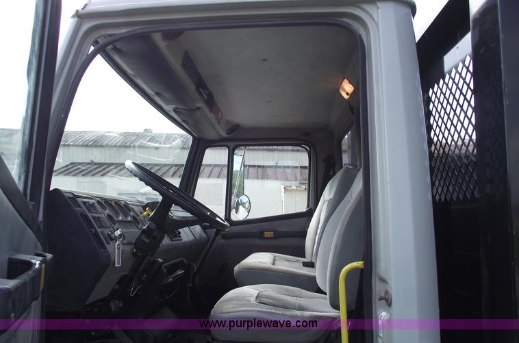 image for item 5821 1995 Freightliner FL70  truck with 20' bed