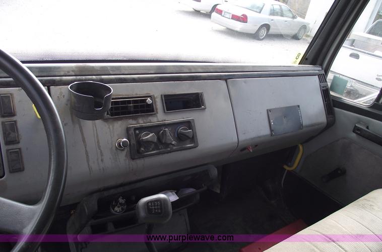 image for item 5821 1995 Freightliner FL70  truck with 20' bed