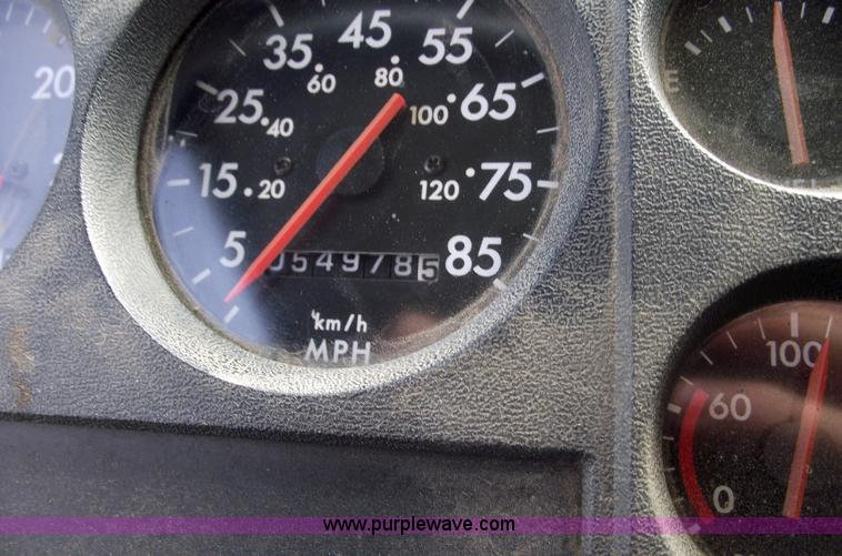 image for item 5821 1995 Freightliner FL70  truck with 20' bed