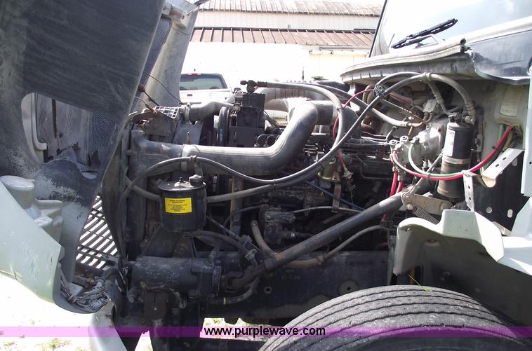 image for item 5821 1995 Freightliner FL70  truck with 20' bed