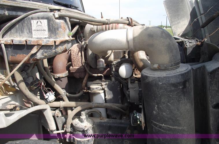 image for item 5821 1995 Freightliner FL70  truck with 20' bed