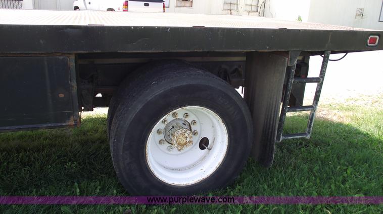 image for item 5821 1995 Freightliner FL70  truck with 20' bed