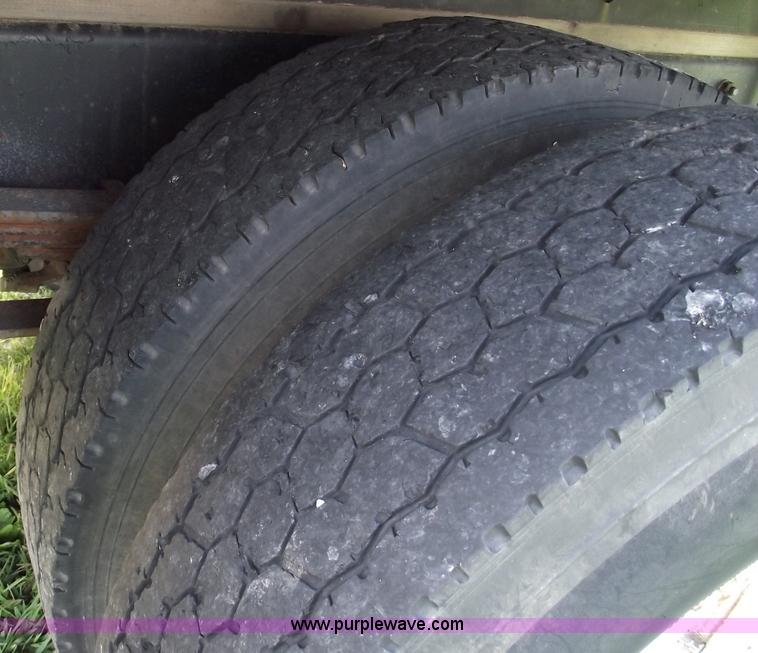 image for item 5821 1995 Freightliner FL70  truck with 20' bed