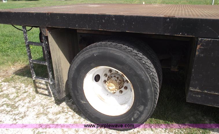 image for item 5821 1995 Freightliner FL70  truck with 20' bed