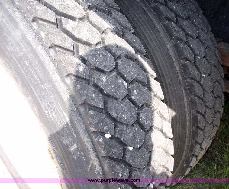 image for item 5821 1995 Freightliner FL70  truck with 20' bed