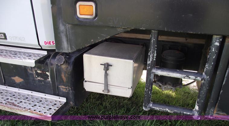 image for item 5821 1995 Freightliner FL70  truck with 20' bed