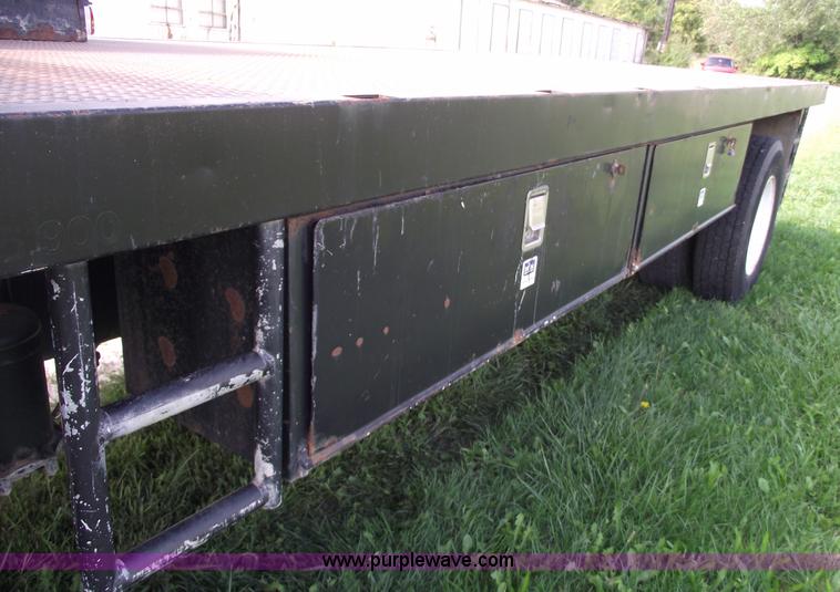 image for item 5821 1995 Freightliner FL70  truck with 20' bed