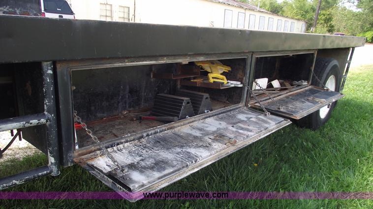 image for item 5821 1995 Freightliner FL70  truck with 20' bed