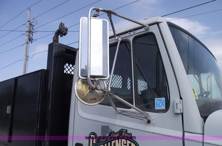 image for item 5821 1995 Freightliner FL70  truck with 20' bed