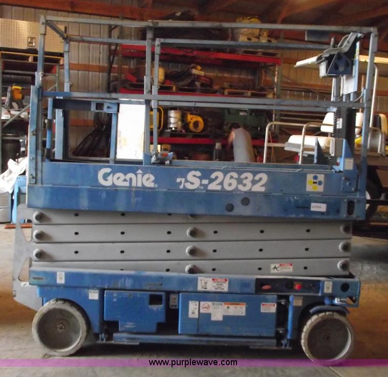 image for item 5843 2004 Genie GS-2632 scissor lift