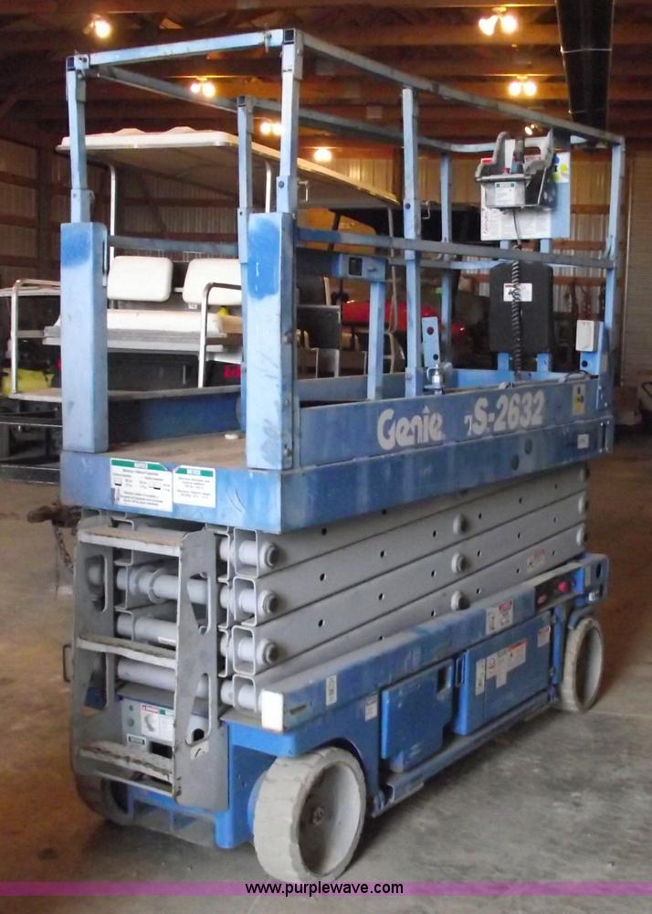 image for item 5843 2004 Genie GS-2632 scissor lift